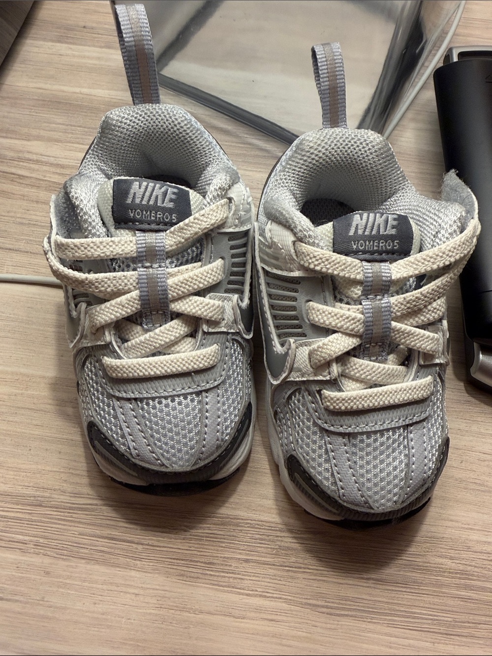 Nike Kids Gray and White Vomero 5 Running Sneakers - Picture 6 of 6